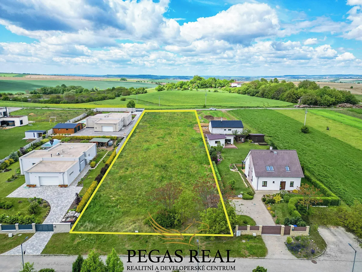 Prodej stavebního pozemku 3347 m²